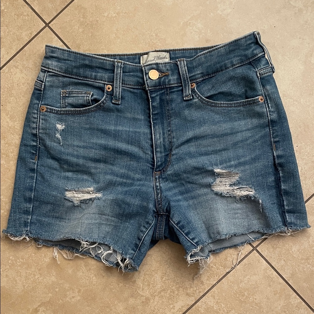 🔥🔥 (3/$20) 
Universal Thread High Rise Midi Stylish Blue Denim Shorts Size 4/27